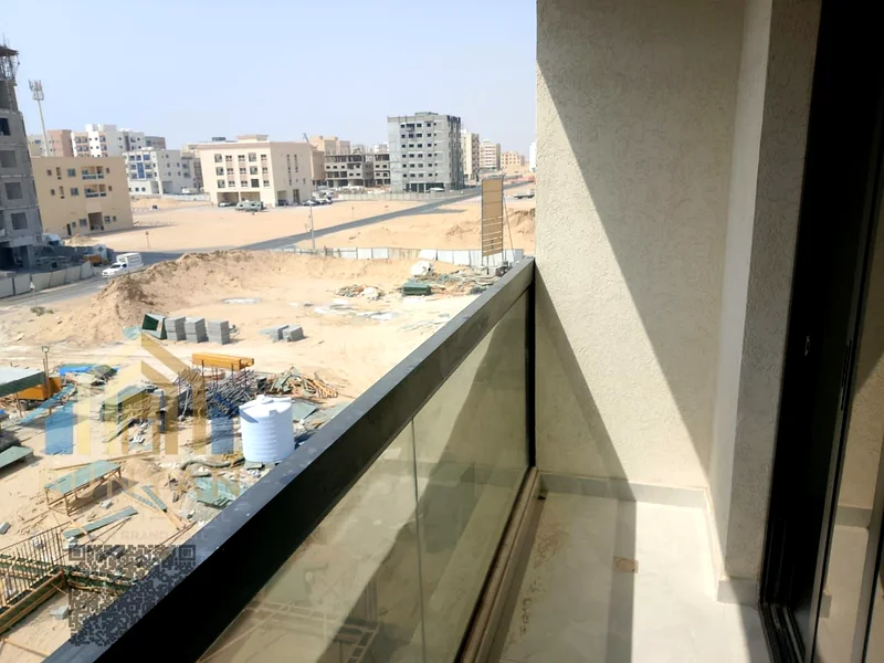 🏢 شقة للإيجار السنوي – الجرف، عجمان (الكود 305) شقة حديثة متاحة للإيجار السنوي في الجرف، عجمان، توفر الراحة والموقع المتميز القريب من جميع الخدمات الأساسية.63713885075969110