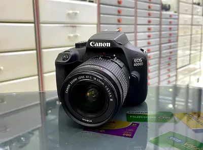 Canon 4000D used once with original box