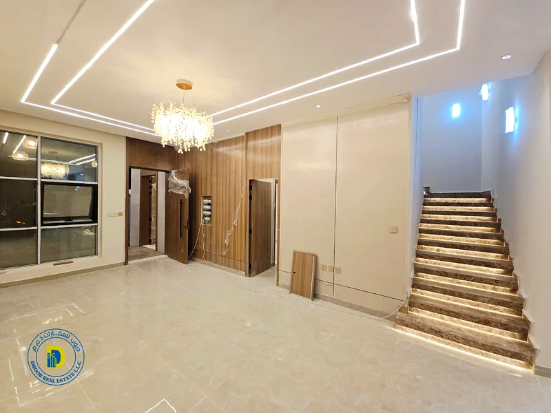 للبيع، تاون هاوس مكون من 4 غرف نوم في الهيليو 2. السعر يشمل رسوم التسجيل.63909885711874114