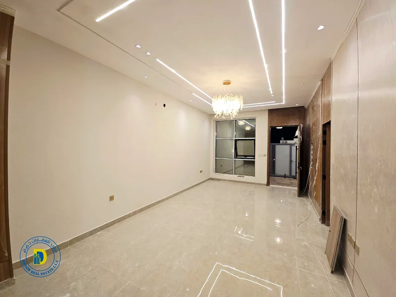 للبيع، تاون هاوس مكون من 4 غرف نوم في الهيليو 2. السعر يشمل رسوم التسجيل.63909885711874113