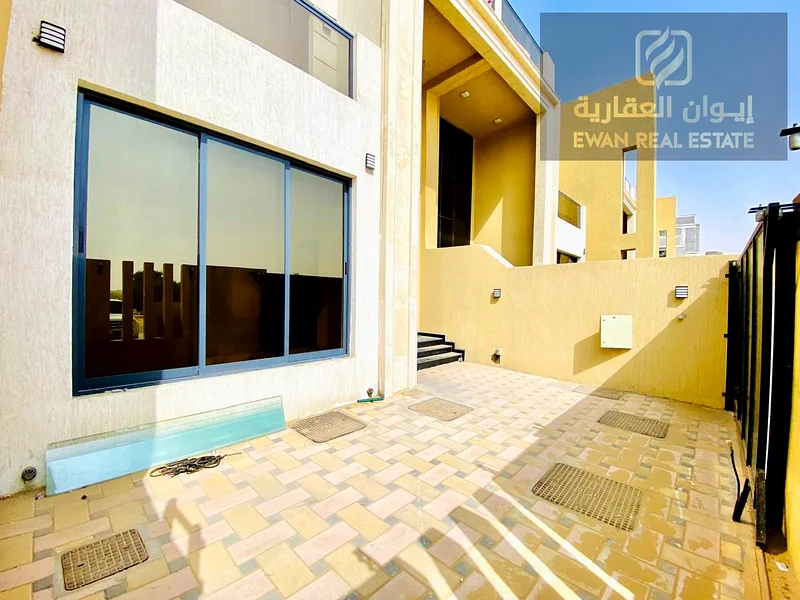 فيلا تاون هاوس مميزة على الشارع الرئيسي* للإيجار السنوي في الزاهية، موقع استراتيجي قريب من جميع الخدمات....63710518655361110