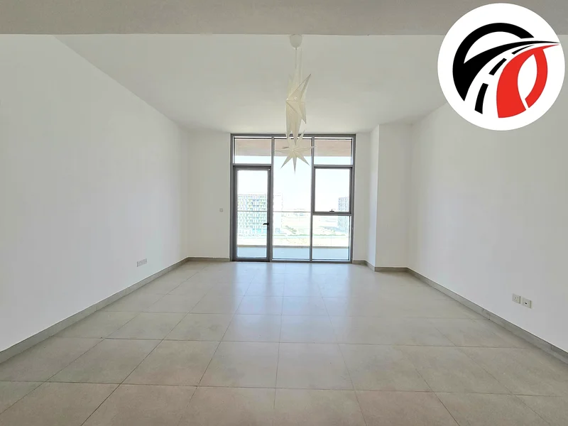 شقة واسعة! مع غرفة خادمة! مع جميع وسائل الراحة! بحجم كبير63751115983875111
