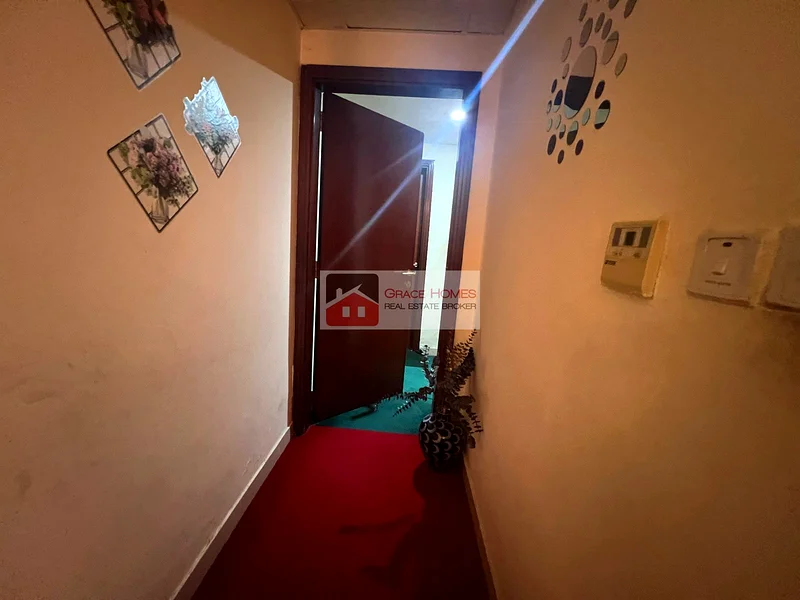 مؤثثة بالكامل وجاهزة للانتقال، شقة بغرفتي نوم في وسط المدينة!63742936600963114