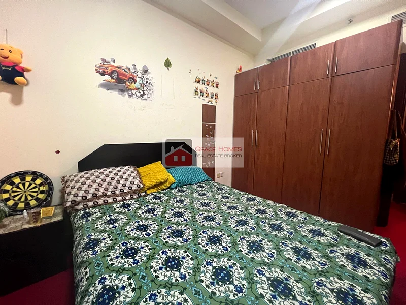 مؤثثة بالكامل وجاهزة للانتقال، شقة بغرفتي نوم في وسط المدينة!63742936600963111