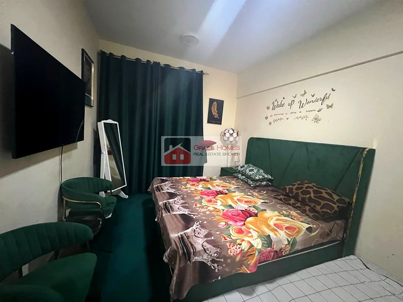 مؤثثة بالكامل وجاهزة للانتقال، شقة بغرفتي نوم في وسط المدينة!63742936600963113