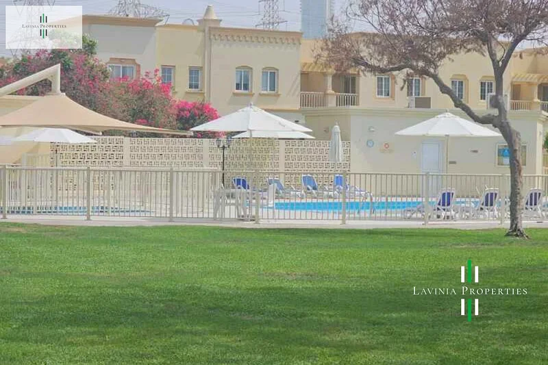 وحدة زاوية بصف واحد | قريبة جدًا من الحديقة والمسبح63729311272451110