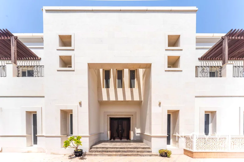 Lake Front Mansion | Corner Plot | Vacant Now63809390679939110