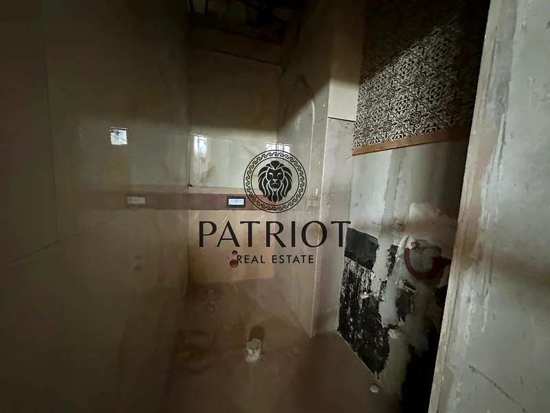 محل بمساحة 1362 قدم مربع متاح للإيجار في موقع متميز64062481608322113