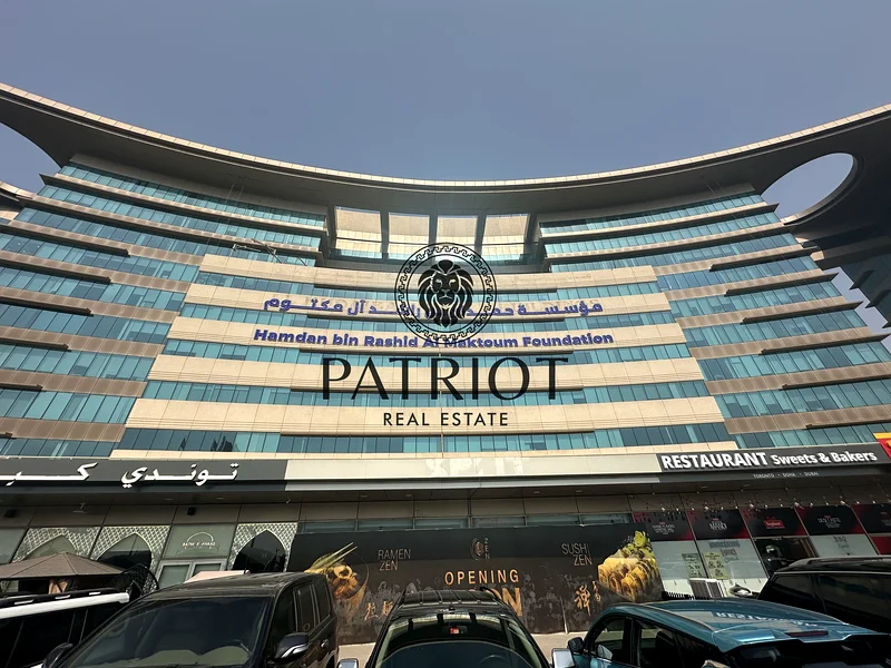 محل بمساحة 1362 قدم مربع متاح للإيجار في موقع متميز64062481608322110