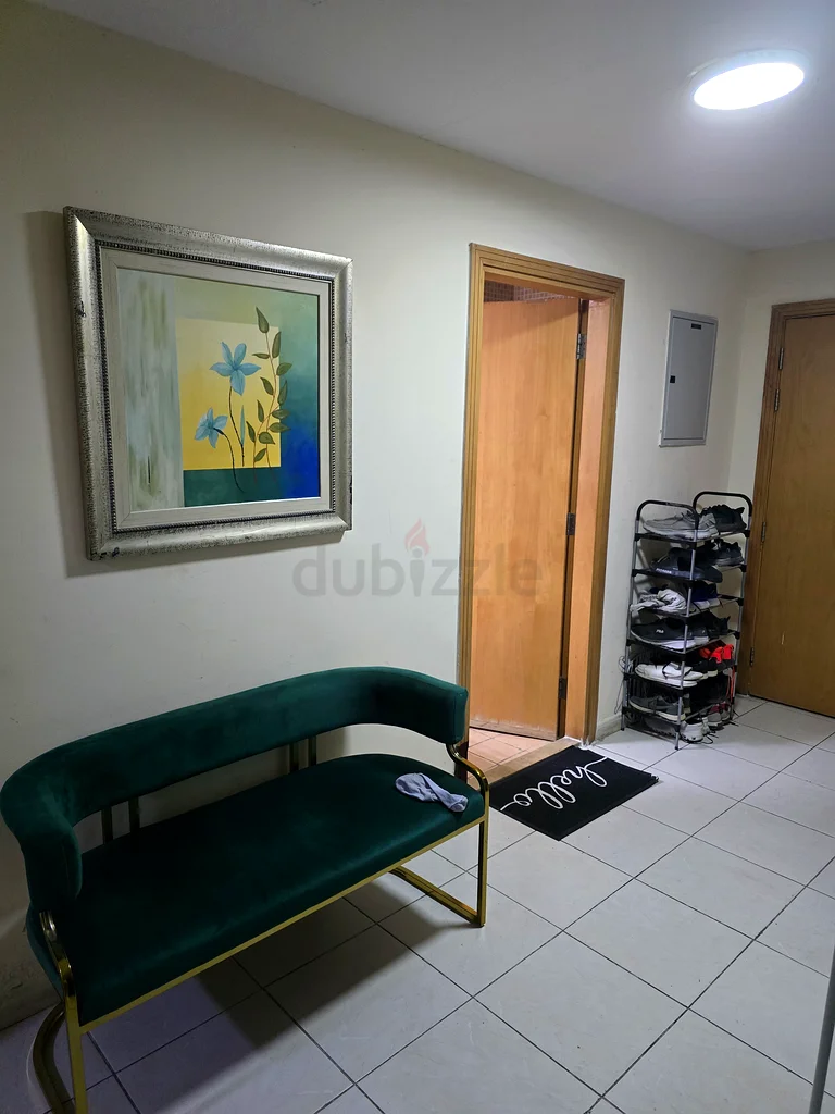 Partitioned half master Room with Own Large windows  available NOW for Male63797699199745114
