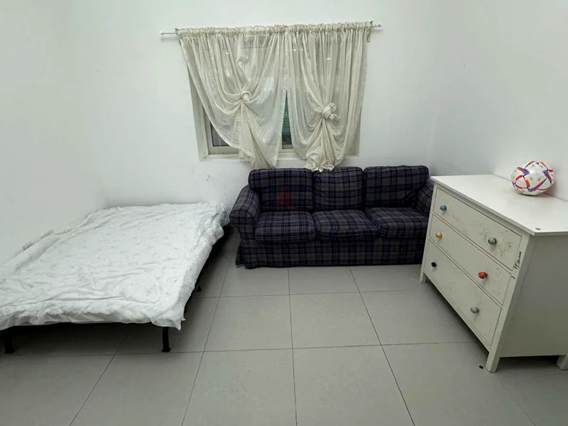 Big Hallway Available63795946917505112