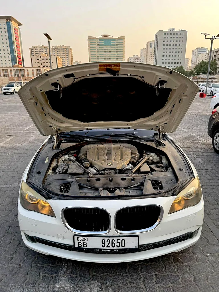 For Sale: BMW 750Li – Luxury & Power Combined.

 Model: 2011
 Color: Elegant White
 Sunroof63699047523843111
