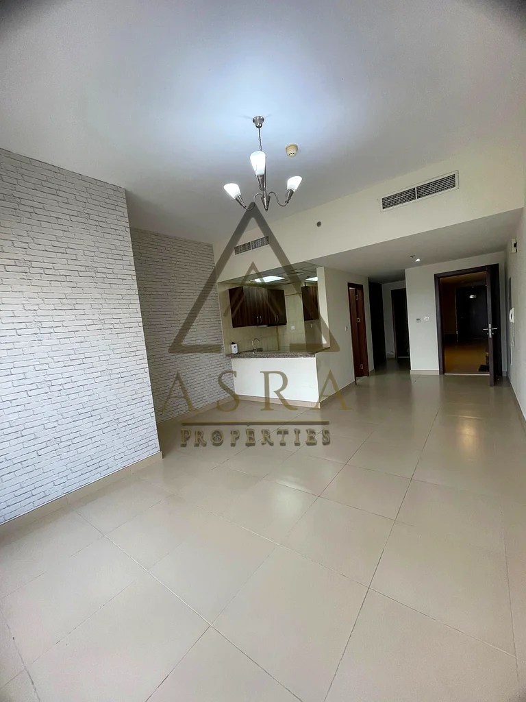 Affordable Rent | Large Studio | Stadium Point63734637085825111