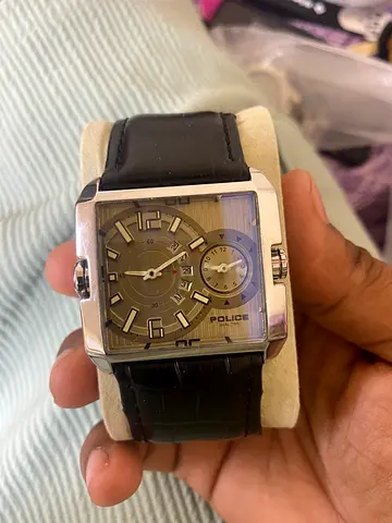 Stylish Police Mens Watch - Fashion Meets Functionality