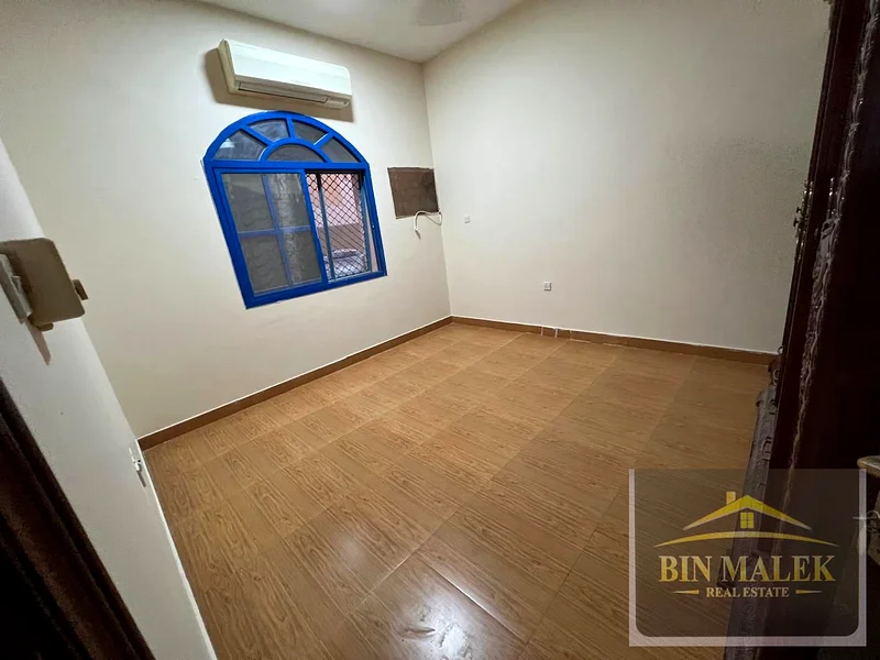 فيلا للإيجار // قريبة من طريق الشيخ عمار // موقع متميز // فوق المسجد // سعر جيد63719878520706113