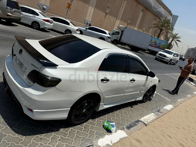 عجلات ألومنيوم بحالة جيدة مع نظام تثبيت السرعة ومكابح غربية وسقف بانورامي63699051011459110