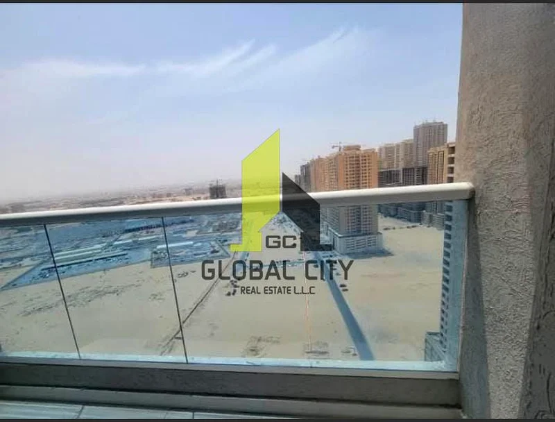 شقة من غرفتي نوم متاحة للإيجار سنويًا مع تكييف مركزي مجاني وموقف سيارات63711250838019113