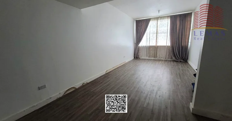 Distinctive studio for sale, large area63889910199938110
