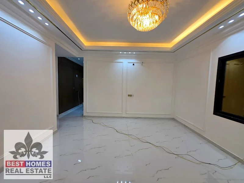 فيلا فاخرة مكونة من 5 غرف نوم رئيسية مع غرفة خادمة في منطقة البحية63882953974146114