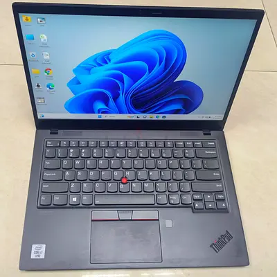 Lenovo X1 carbon core i7 10th gen 16gb Ram 512gb  ssd
