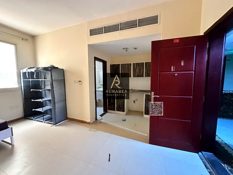 مطبخ شبه مجهز - سعر خاص - موقع استراتيجي - سهولة الوصول إلى مخارج دبي والشارقة63711873427330112