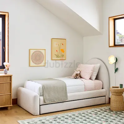 Chic and Cozy Bedroom Set with Stylish Daybed