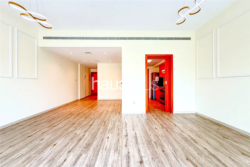 Vacant | Upgraded | Midfloor | Study Room63918985570049110