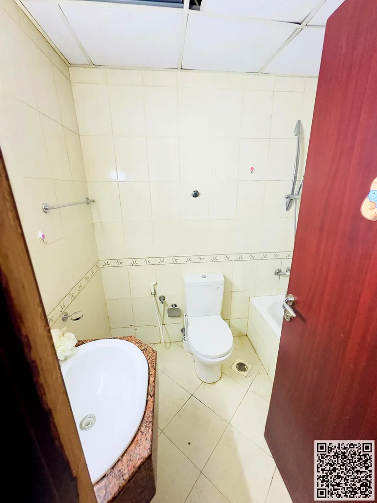 Fully furnished one-bedroom apartment ( 2 bathrooms ) with a hall, with balcony, including all services, with private parking.63838333452290113