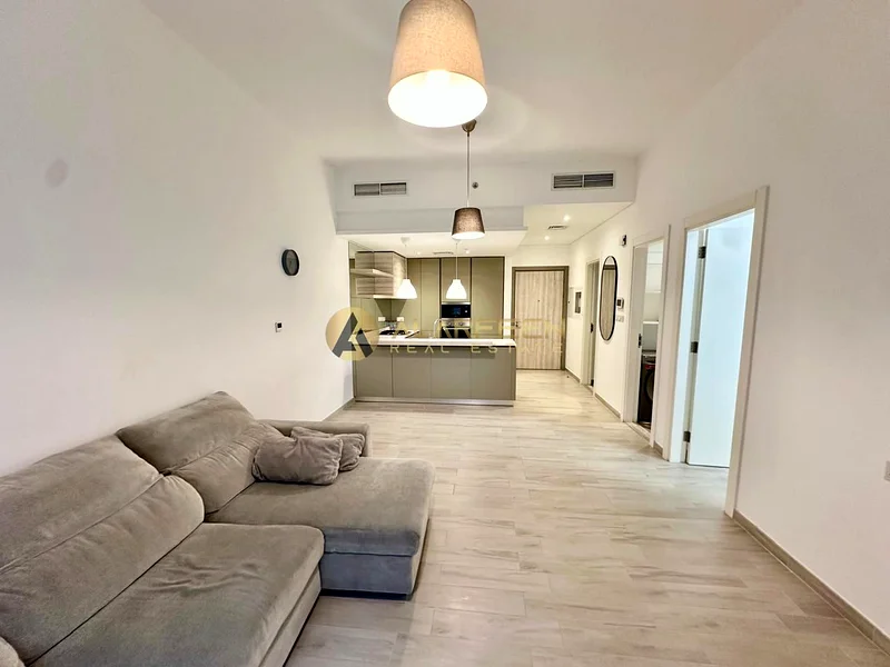 Semi furnished | Bright and Spacious | Must View63780903740290114