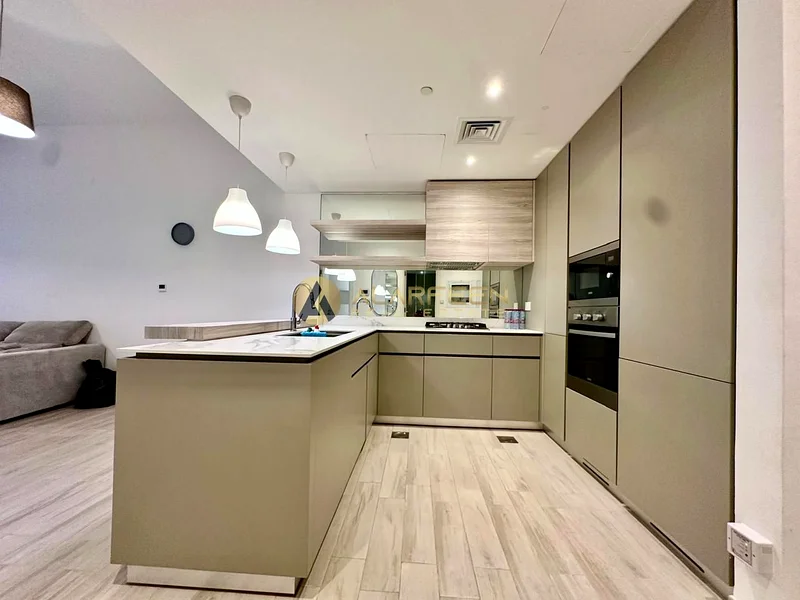 Semi furnished | Bright and Spacious | Must View63780903740290113