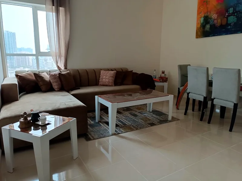 غرفة نوم وصالة في أبراج أورينت A2 - عجمان63874476755074114