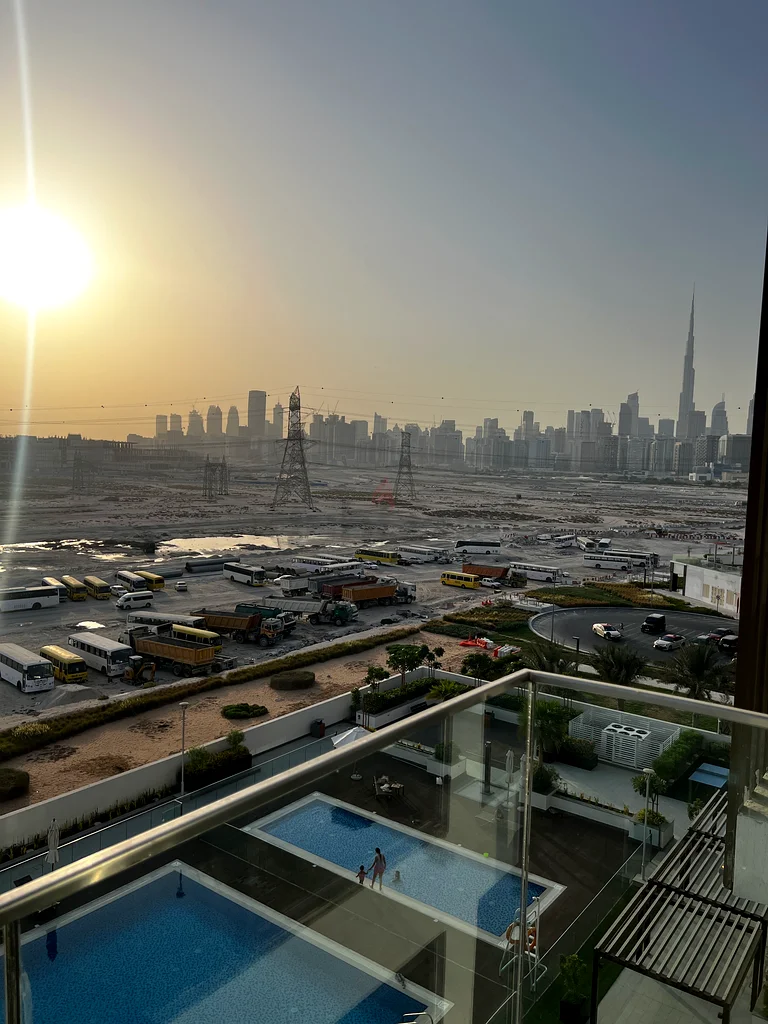 Brand New Studio Apartment, Spacious Balcony with Burj Khalifa, Pool View63832411338754112