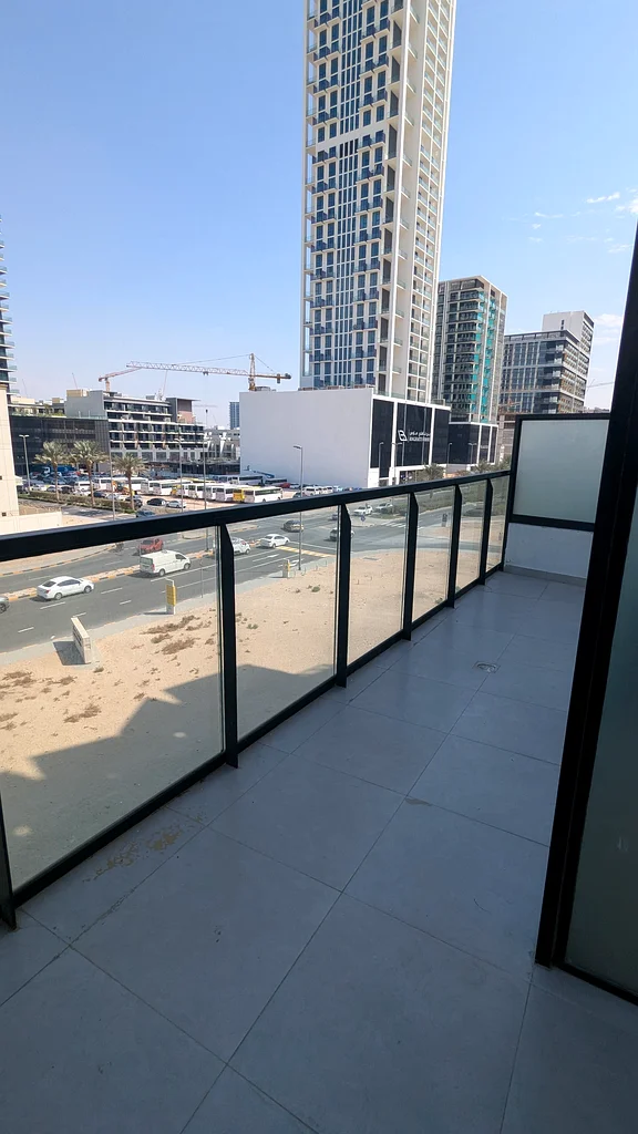 12 Cheques | Furnished | Open and Bright Unit63780793198339110
