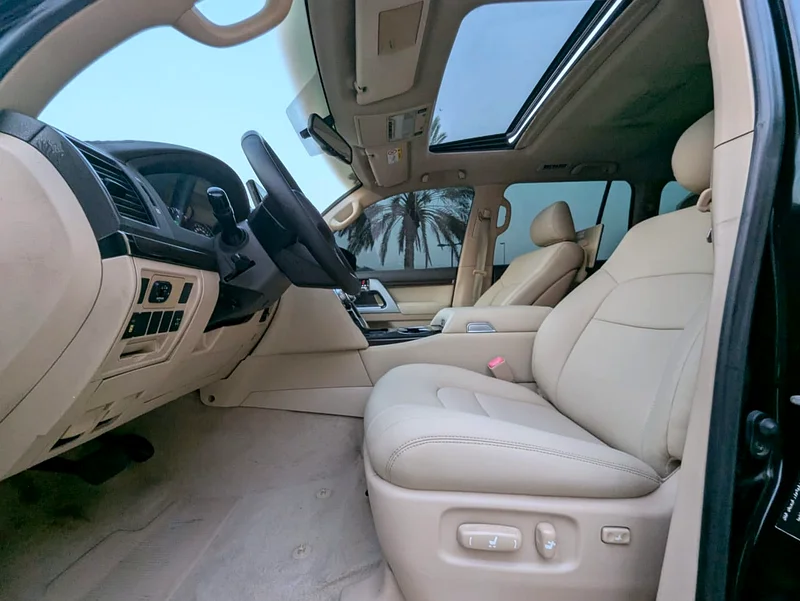 TOYOTA LAND CRUISER 2015 FACELIFTED 2025 GCC V6 4.0L FULL OPTION IN EXCELLENT CONDITION63699052720770113