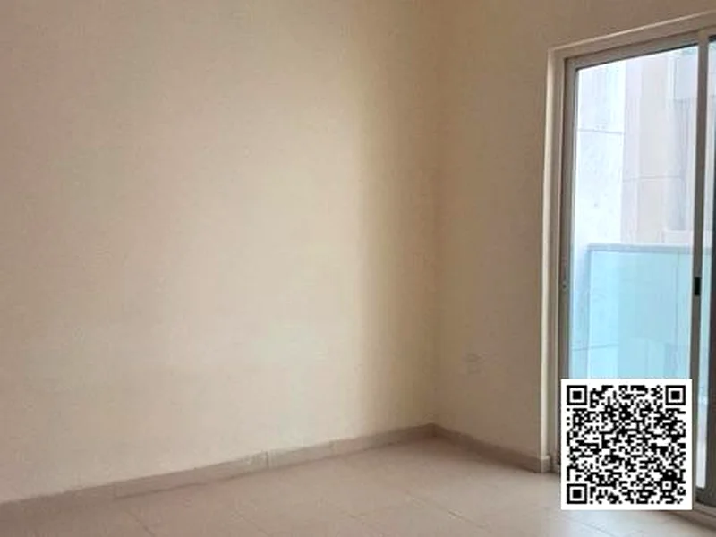 شقة واسعة 1BHK | برج المدينة | إطلالة على القصر | بدون موقف سيارات | 30 ألف درهم63724224297473111