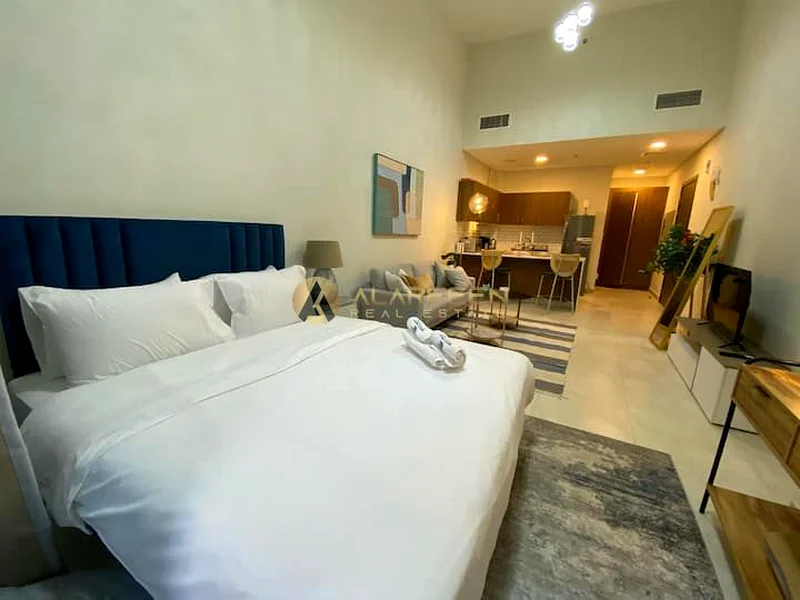 STREET View | Prime Location | Spacious Unit63786225884289112