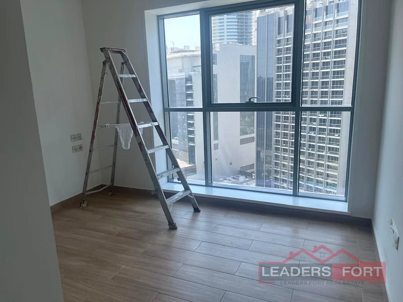 موقع ممتاز | تخطيط واسع | إطلالة على برج | مشرق |63790124119811113
