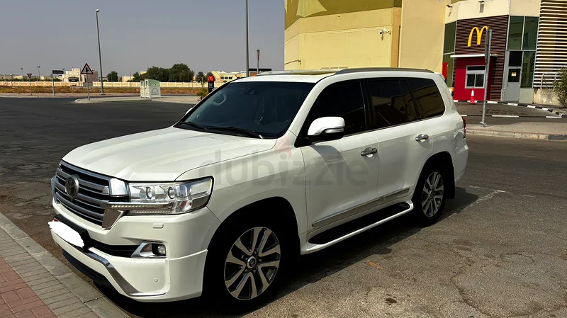 2018 Toyota Land Cruiser VXR | Full Option | 5.7L V8 | GCC Maintained63699052485761111
