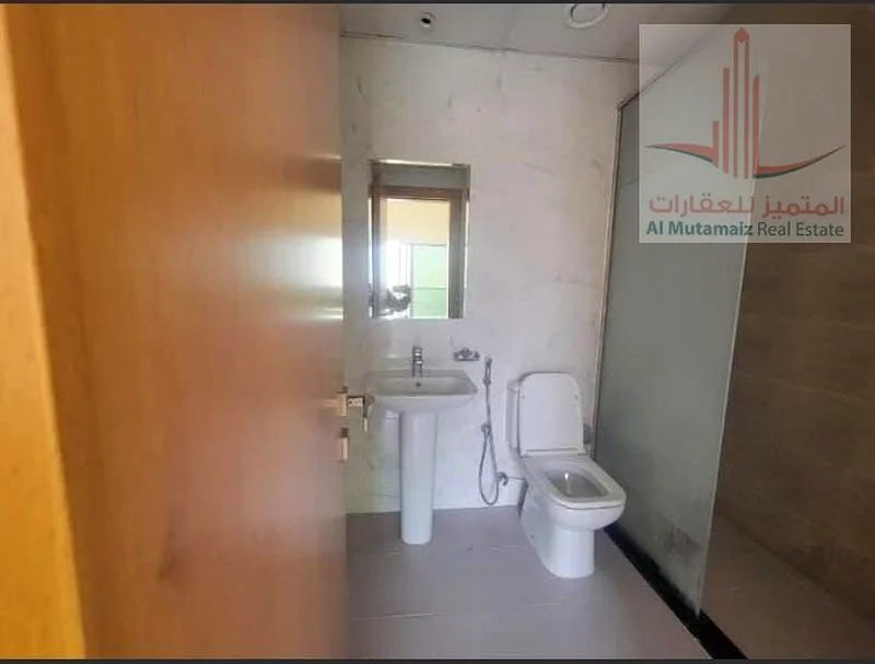 لإيجار سنوي، برج الجولف، غرفتين وصالة، أول ساكن، سكن عائلي، تكييف مجاني.63708325507714112
