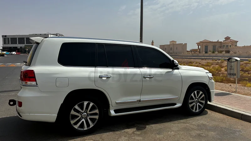 2018 Toyota Land Cruiser VXR | Full Option | 5.7L V8 | GCC Maintained63699052485761113