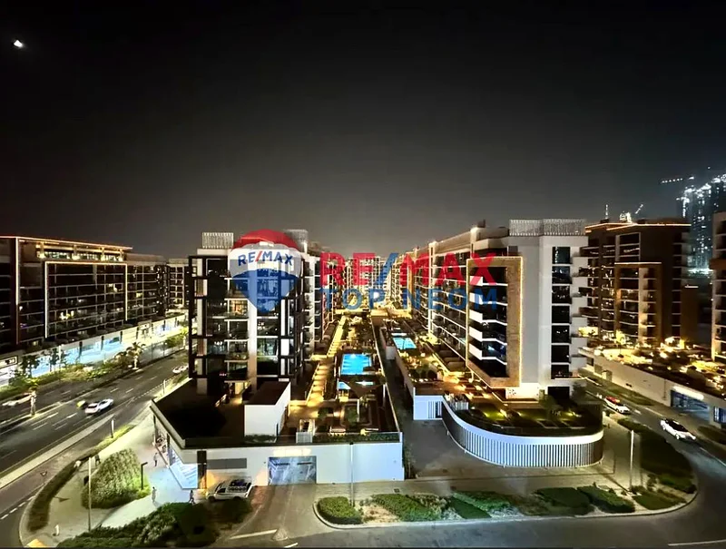 Prime Location | Chiller free | high Floor| multiple cheques63802112892289110