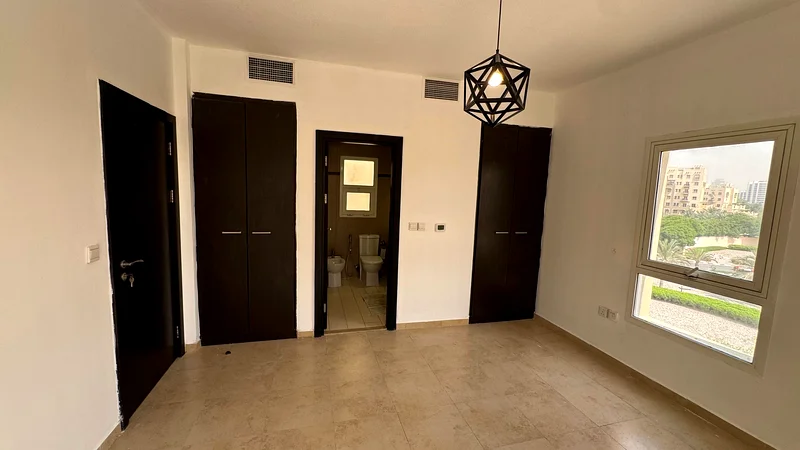 READY TO MOVE / BALCONY & COVERED PARKING / FAMILY FRIENDLY COMMUNITY63728357699587114