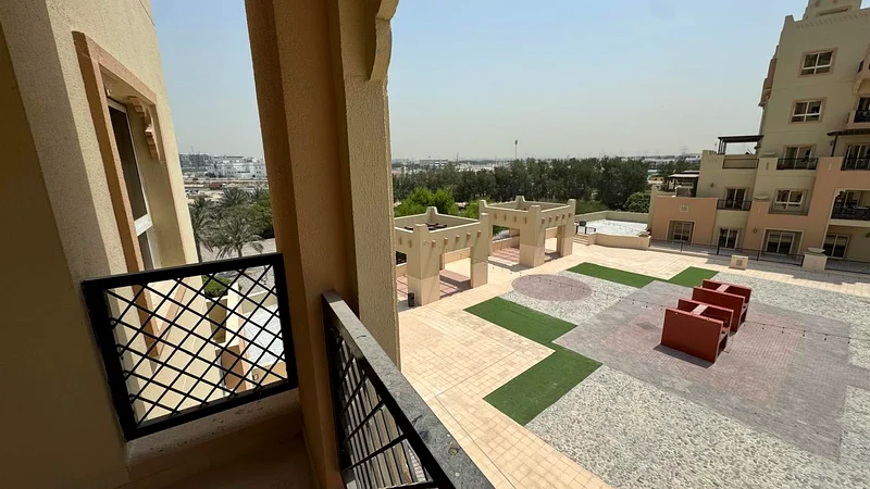 READY TO MOVE / BALCONY & COVERED PARKING / FAMILY FRIENDLY COMMUNITY63728357699587111