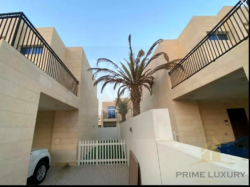 Midlle Corner | Unfurnished | Vacant63740962658946111
