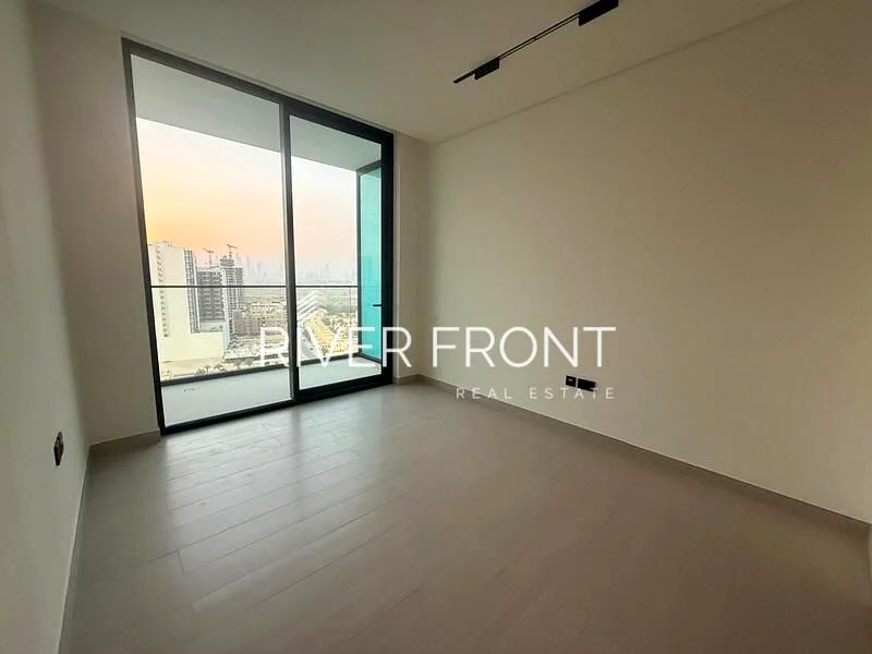 Luxury Studio | Vacant | Prime Location63785792862849112