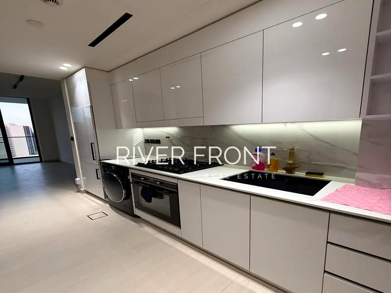 Luxury Studio | Vacant | Prime Location63785792862849114