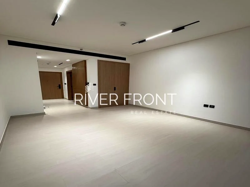 Luxury Studio | Vacant | Prime Location63785792862849111