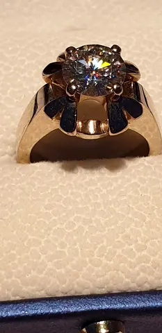 WHITE GOLD RING 18K,.WEIGH-10.4,..MOISSANITE STONE-2,0 CARAT SIZE 16.8