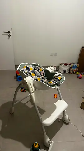 Stylish High Chair for Your Little One - Perfect for Meal Times!