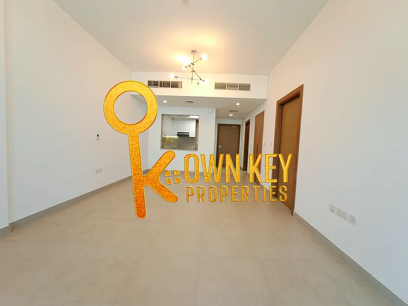 شقة جديدة بالكامل | جودة ممتازة 1BHK | تخزين | منظر النادي63767159978625113
